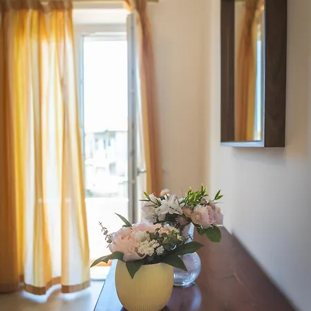 דירה Dimora Belvedere Con Mansarda E Balcone A 5 Minuti Dal Mare ואדה